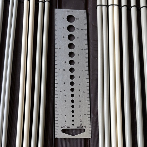 Vintage  Knitting Needle Set - Picture 6 of 8